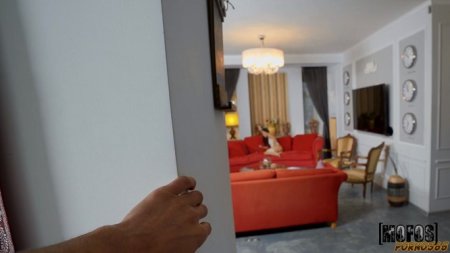 Увидел как сестра шалит с пилоткой